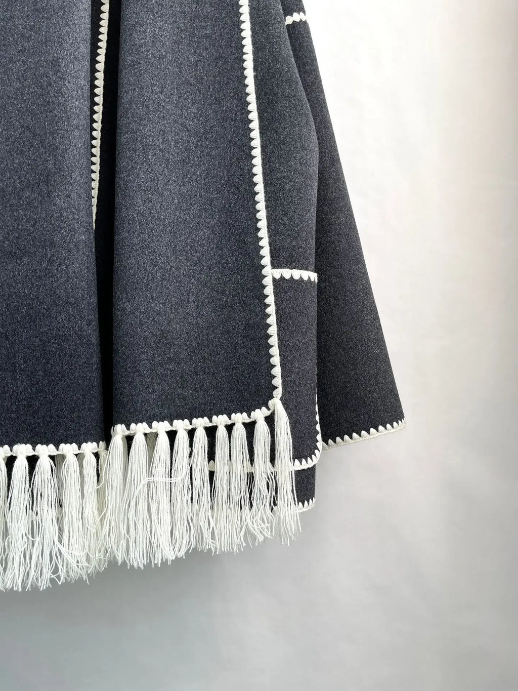 Winter Woolen Jacket New Contrast Color Embroidery Scarf Coats for Women