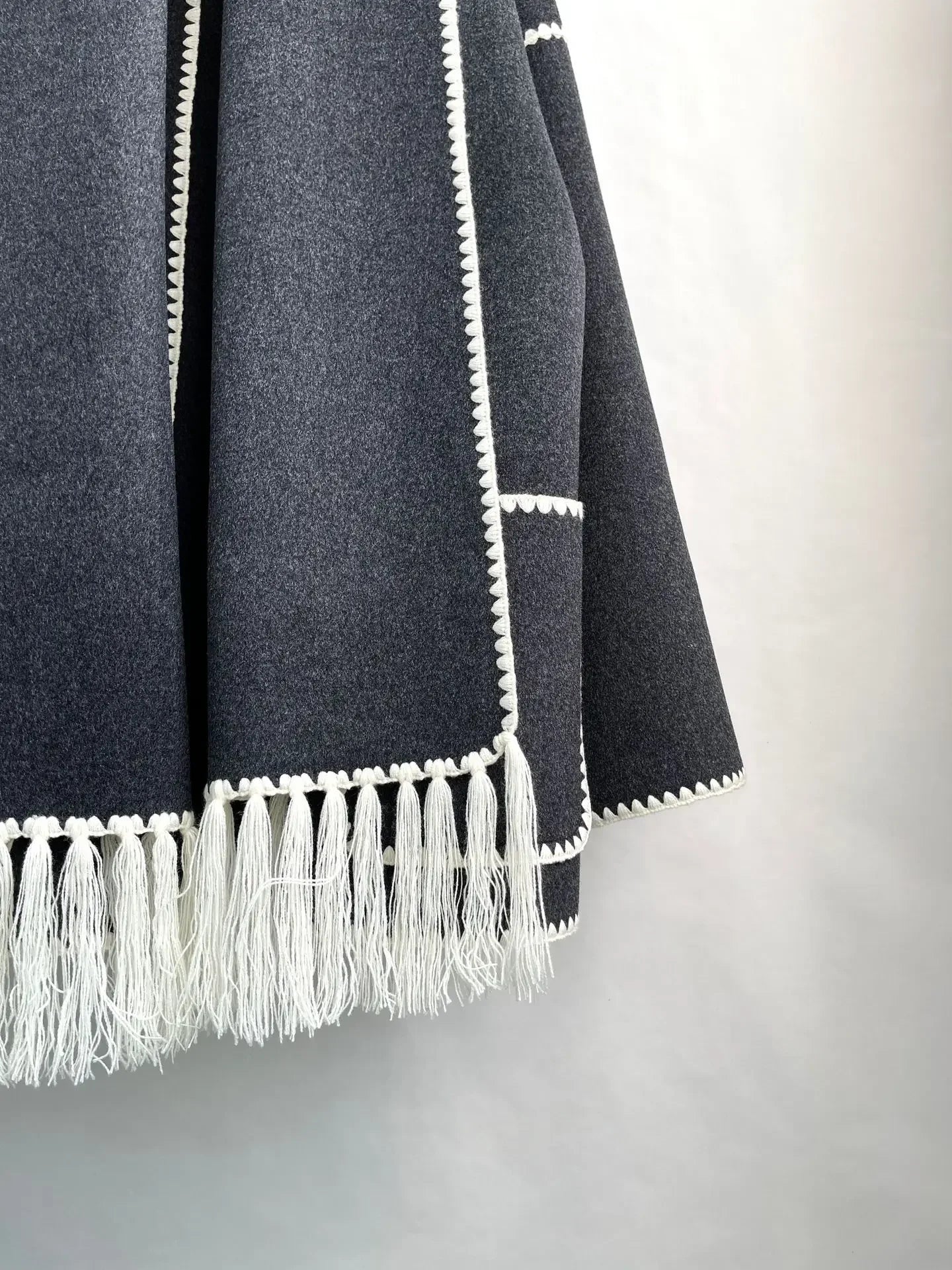 Winter Woolen Jacket New Contrast Color Embroidery Scarf Coats for Women