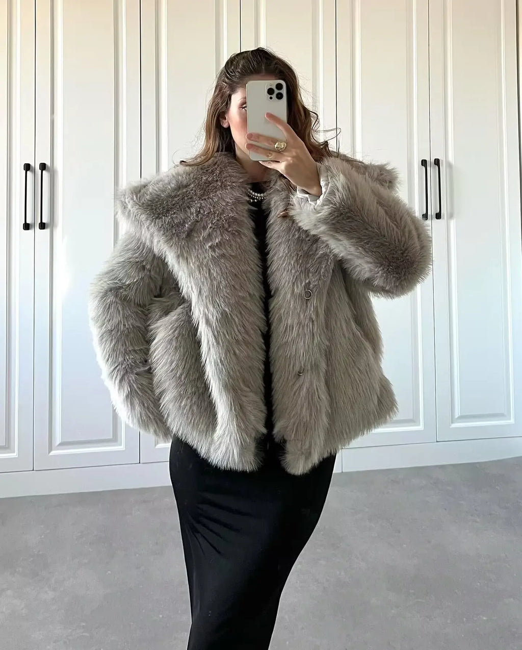 HH Winter Women Elegant Warm Plush Coat Turn-Down Collar Thick Cardigan Coat Female Pocket Long Sleeve Short Outerwear Mujer