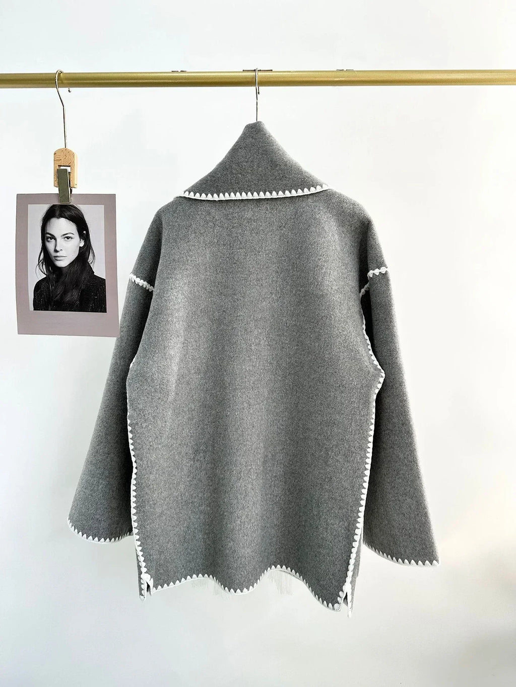 Winter Woolen Jacket New Contrast Color Embroidery Scarf Coats for Women