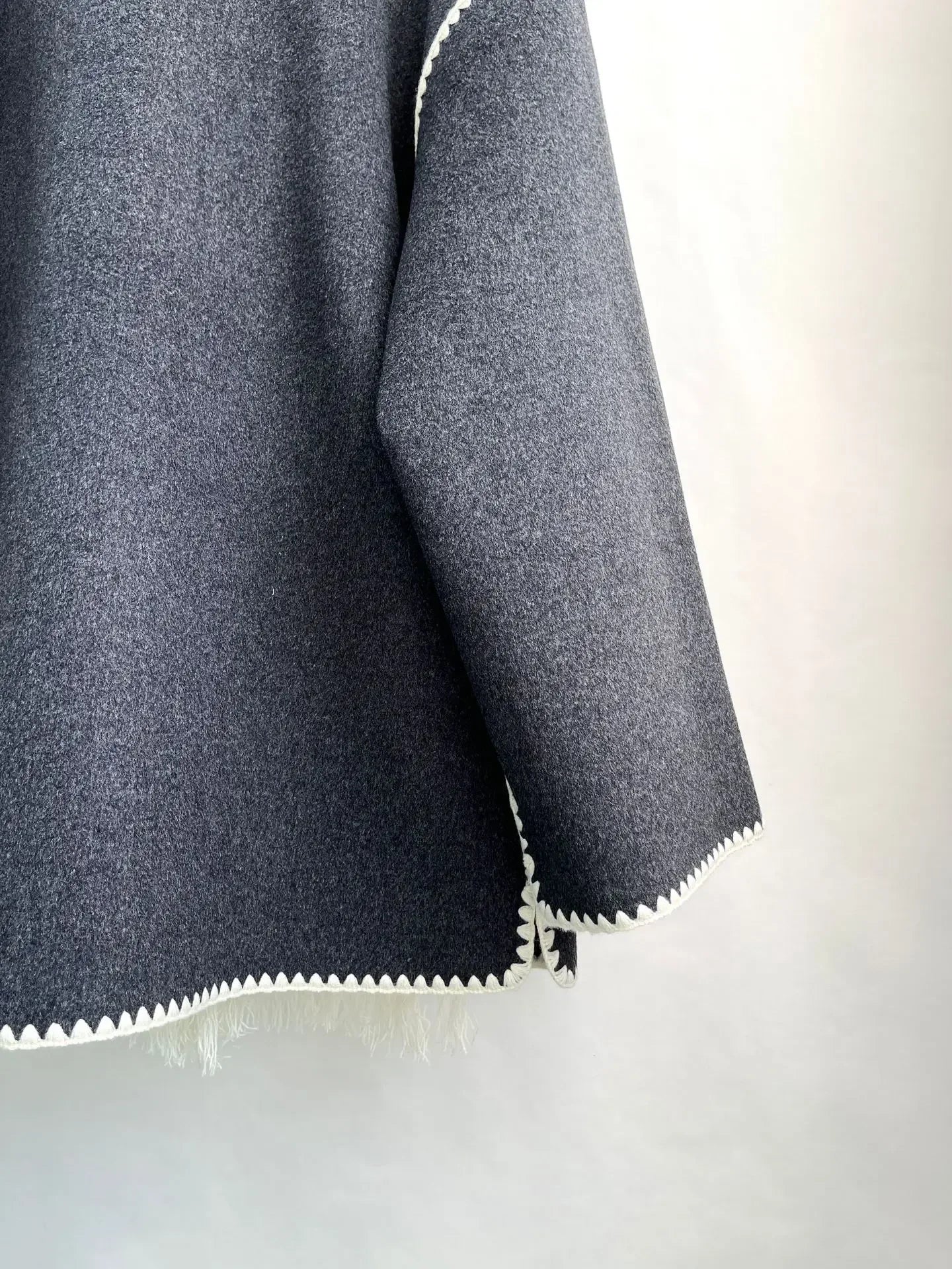 Winter Woolen Jacket New Contrast Color Embroidery Scarf Coats for Women