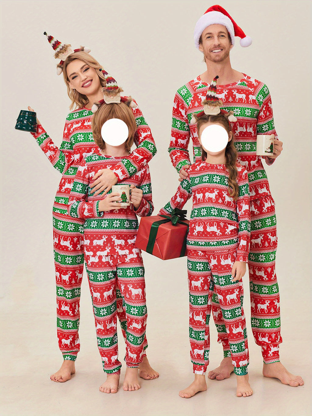 Christmas Pajamas for Family Matching Sets Xmas Soft Holiday Sleepwear women's lounge Sets Soft cozy party women vacation Festival home wear nightwear Festive Sleeepwear Seasonal loungewear comfy sets Holiday gift ideas winte